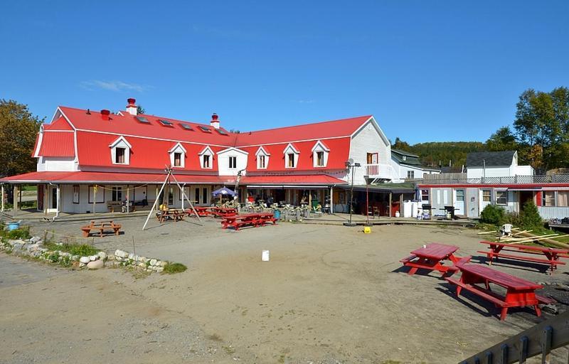 Auberge Jeunesse De 泰道沙克 外观 照片